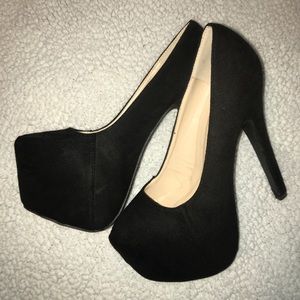 Black High Heel Pumps